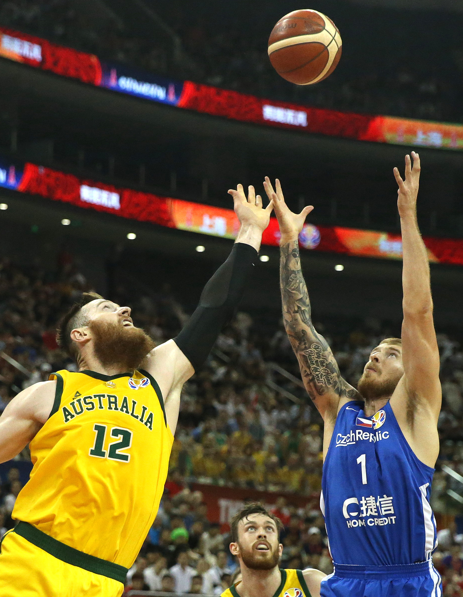 开云体育-浓眉哥关键节点大胜，澳大利亚队带队取胜！的简单介绍